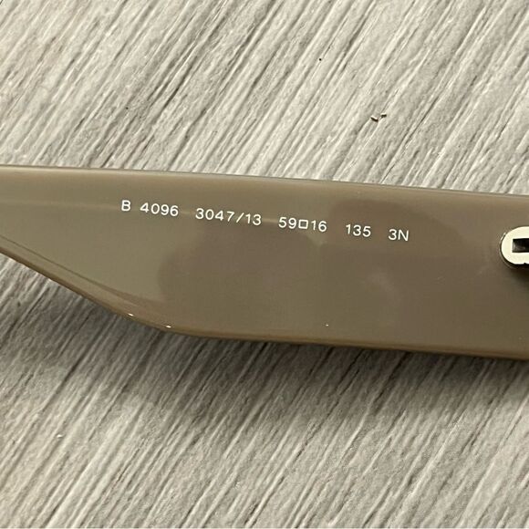 NIB Burberry Cuttlefish Brown Gradient Heart Studded Sunglasses - Picture 7 of 8